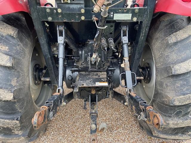 Image of Case IH Farmall 40C equipment image 3