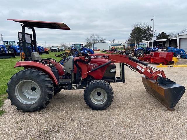 Image of Case IH Farmall 40C equipment image 1