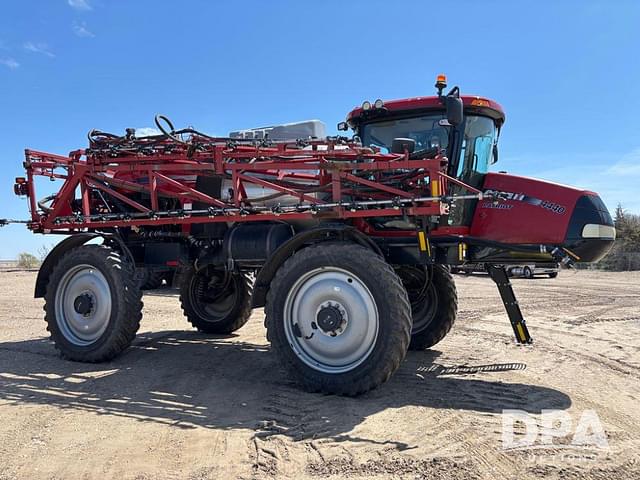 Image of Case IH Patriot 4440 equipment image 2