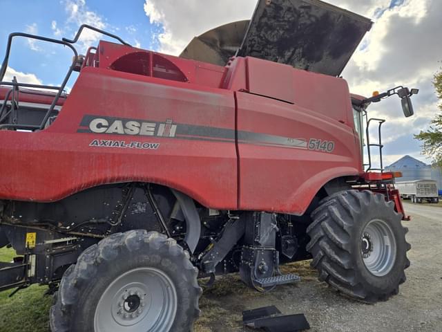 Image of Case IH 5140 equipment image 3