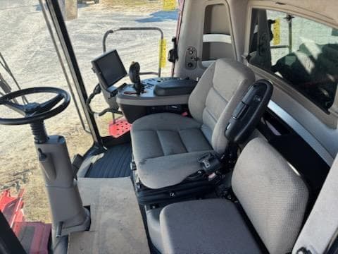 Image of Case IH 5140 equipment image 4