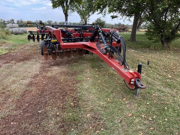 Image of Case IH 690 Primary image