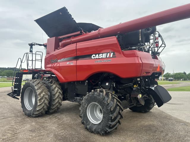 Image of Case IH 7240 equipment image 3