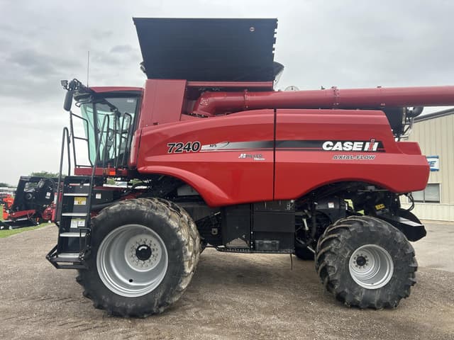 Image of Case IH 7240 equipment image 2