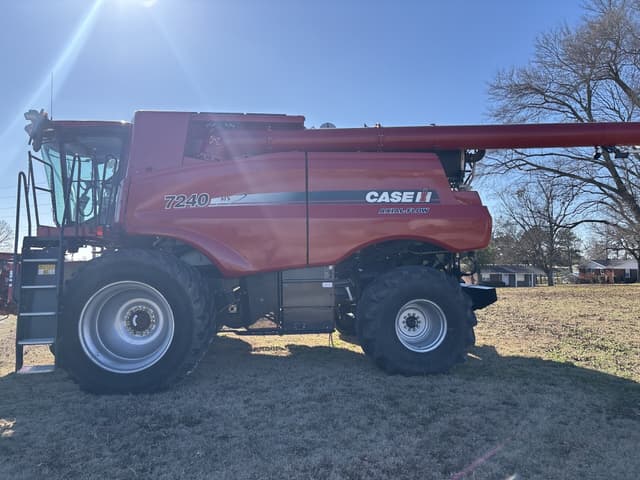 Image of Case IH 7240 equipment image 2