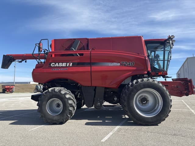 Image of Case IH 7240 equipment image 1