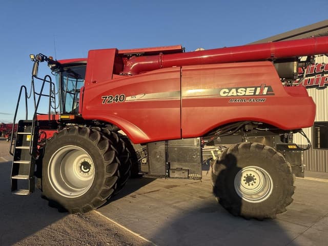 Image of Case IH 7240 equipment image 3