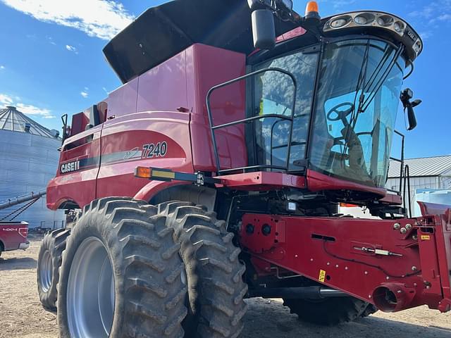 Image of Case IH 7240 equipment image 1