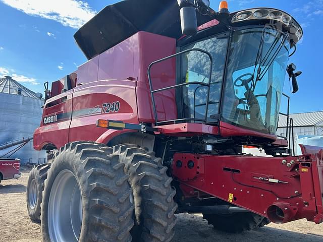 Image of Case IH 7240 equipment image 1