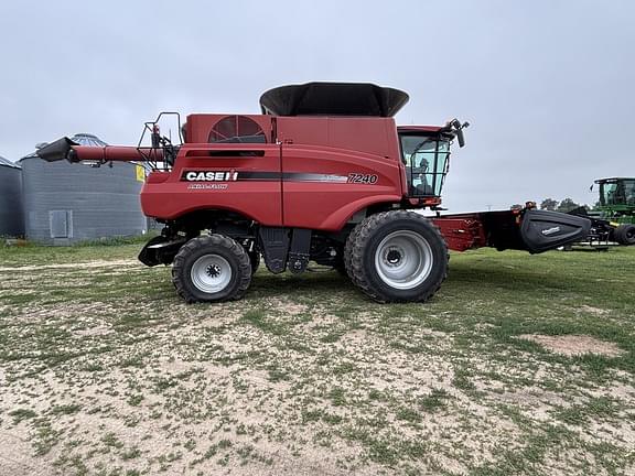 Image of Case IH 7240 equipment image 2