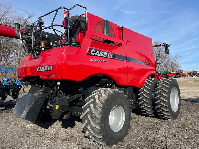 Image of Case IH 7240 equipment image 2