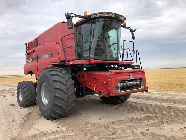 Image of Case IH 7240 equipment image 1