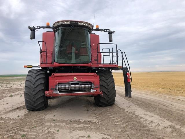 Image of Case IH 7240 equipment image 2