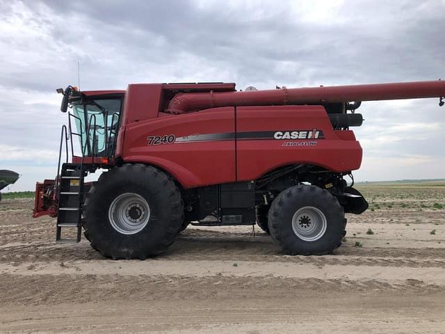 Image of Case IH 7240 equipment image 3