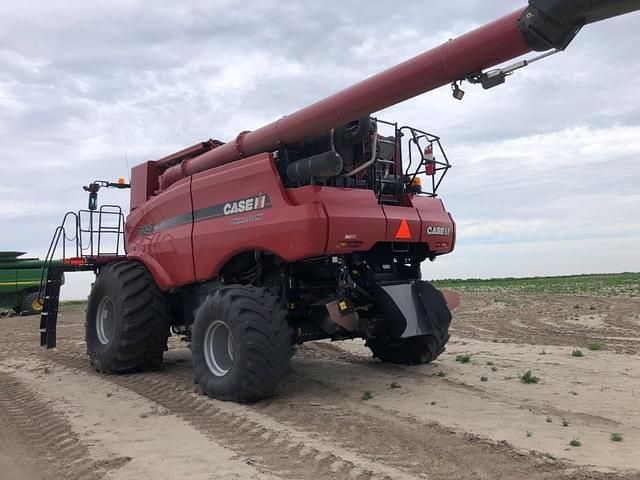 Image of Case IH 7240 equipment image 4