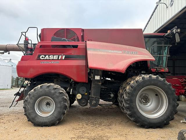 Image of Case IH 7240 equipment image 1