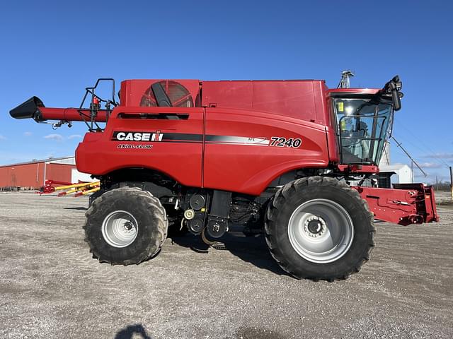 Image of Case IH 7240 equipment image 1