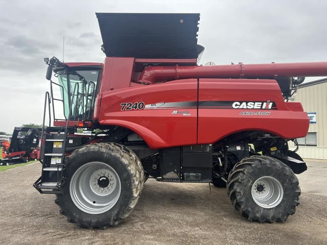 Image of Case IH 7240 equipment image 1
