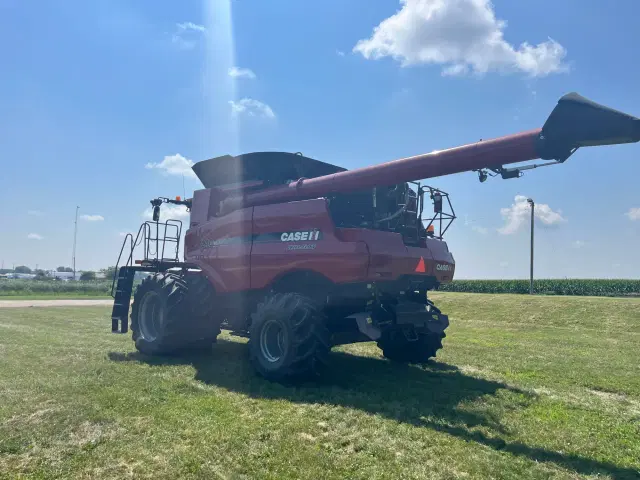 Image of Case IH 7240 equipment image 2