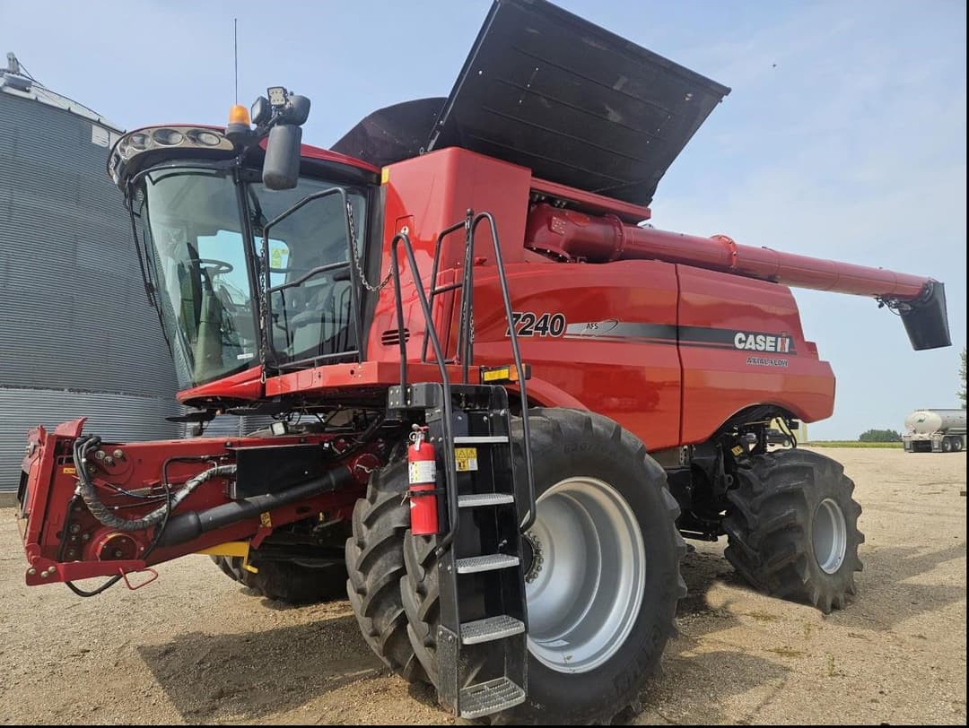 Image of Case IH 7240 Primary image