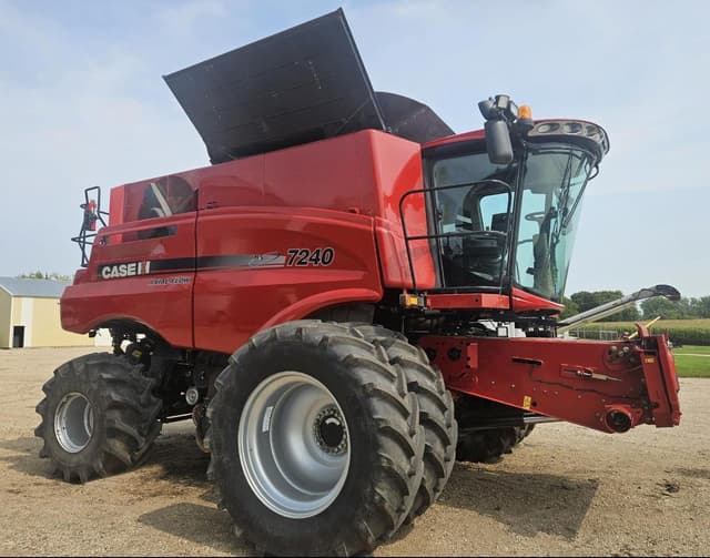 Image of Case IH 7240 equipment image 4