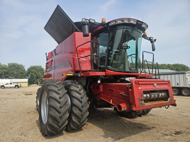 Image of Case IH 7240 equipment image 3