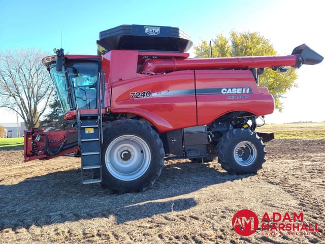 Image of Case IH 7240 equipment image 3