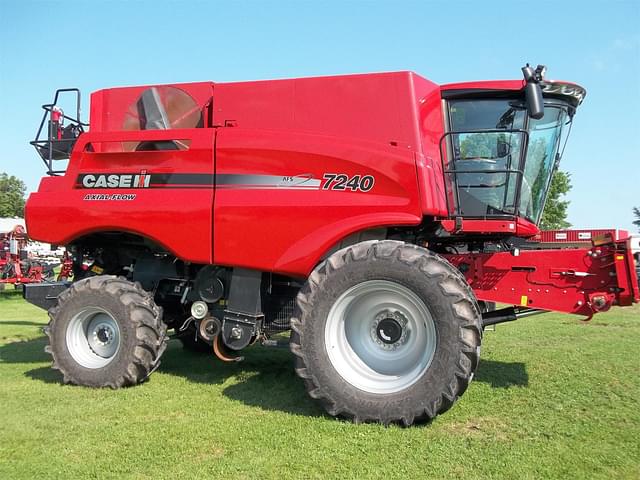 Image of Case IH 7240 equipment image 4