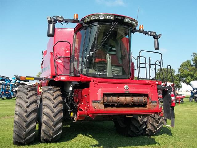 Image of Case IH 7240 equipment image 2