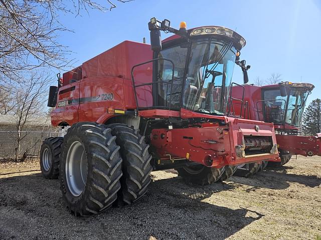 Image of Case IH 7240 equipment image 1