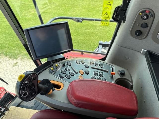 Image of Case IH 8240 equipment image 4