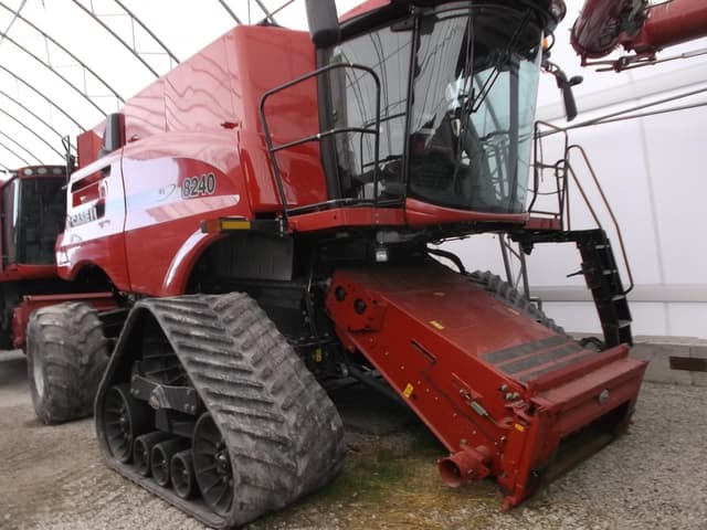 Image of Case IH 8240 equipment image 1