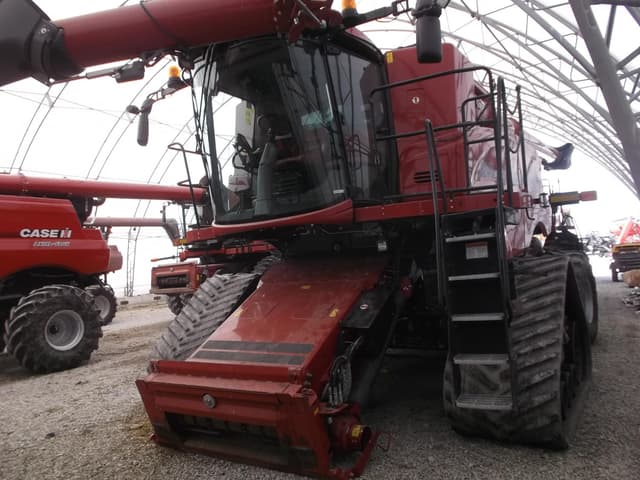 Image of Case IH 8240 equipment image 2