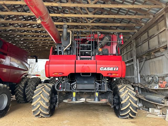 Image of Case IH 8240 equipment image 2