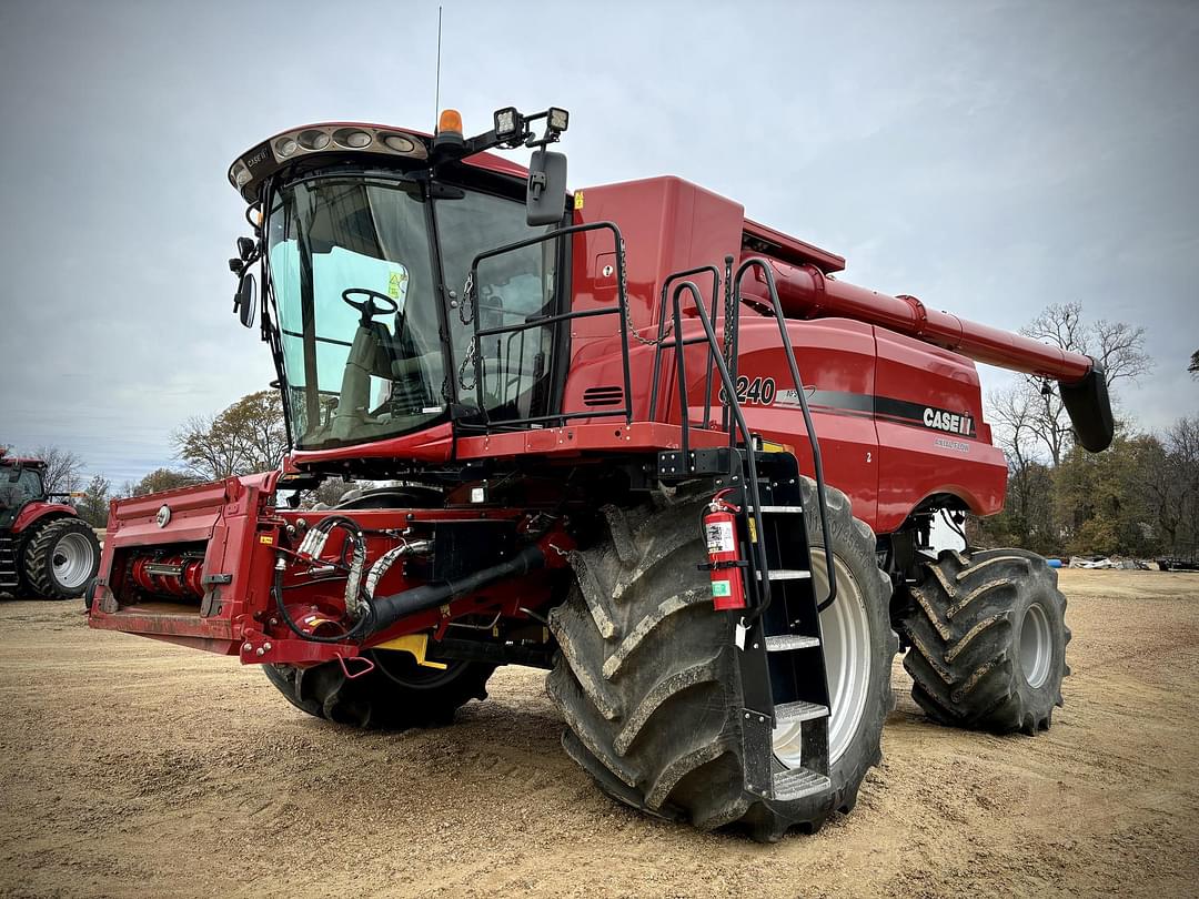 Image of Case IH 8240 Primary image