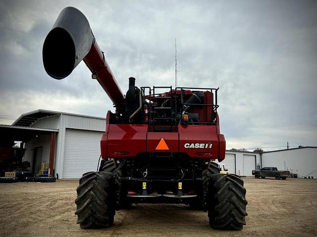 Image of Case IH 8240 equipment image 3