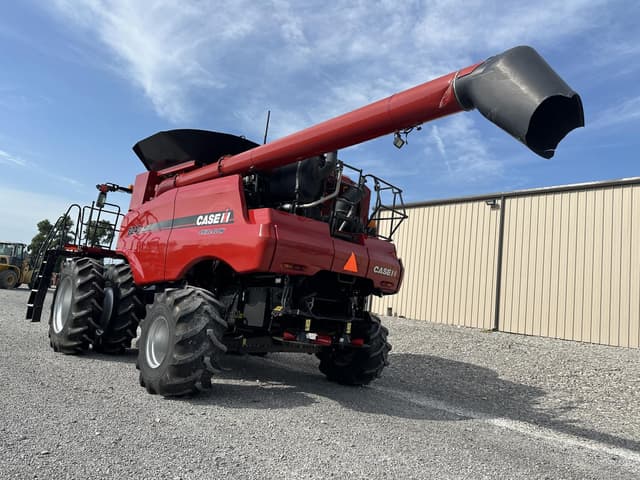 Image of Case IH 8240 equipment image 4