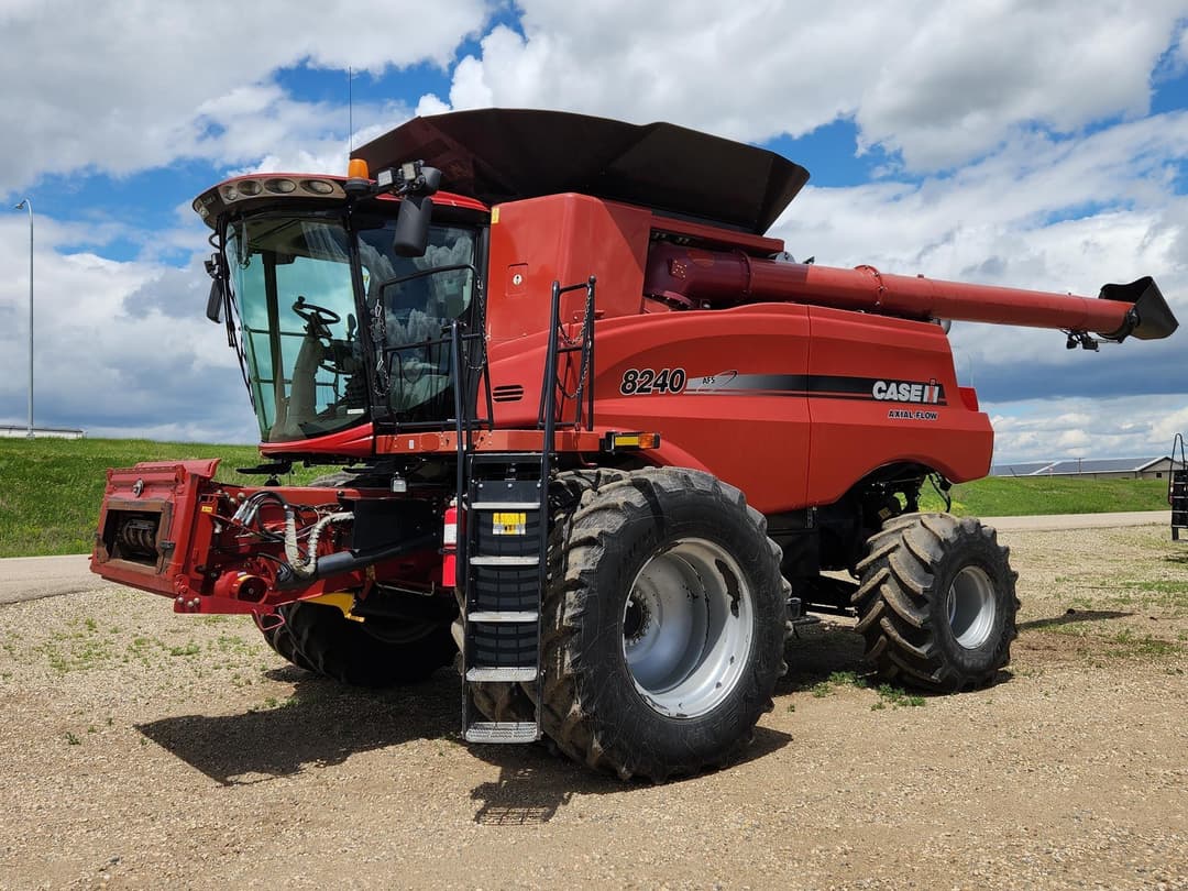 Image of Case IH 8240 Primary image