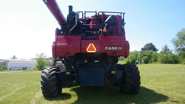 Image of Case IH 8240 equipment image 1