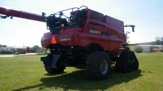 Image of Case IH 8240 equipment image 2