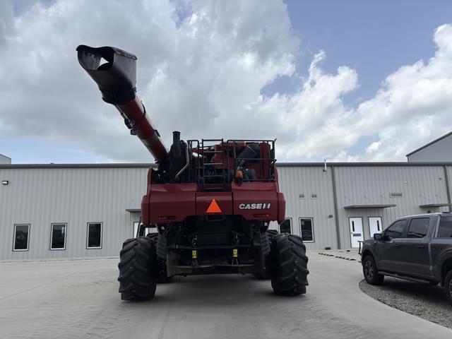 Image of Case IH 8240 equipment image 3