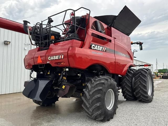 Image of Case IH 8240 equipment image 2