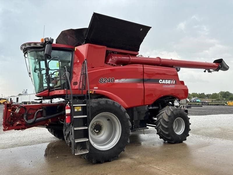 Image of Case IH 8240 Primary image
