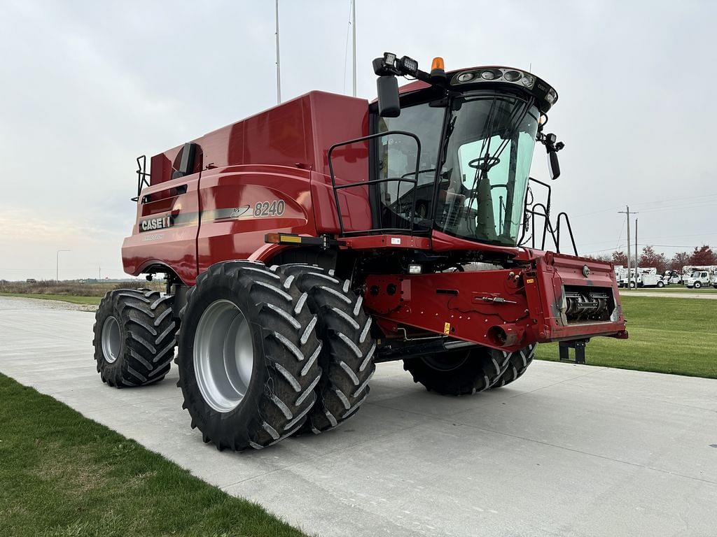 Image of Case IH 8240 Primary image