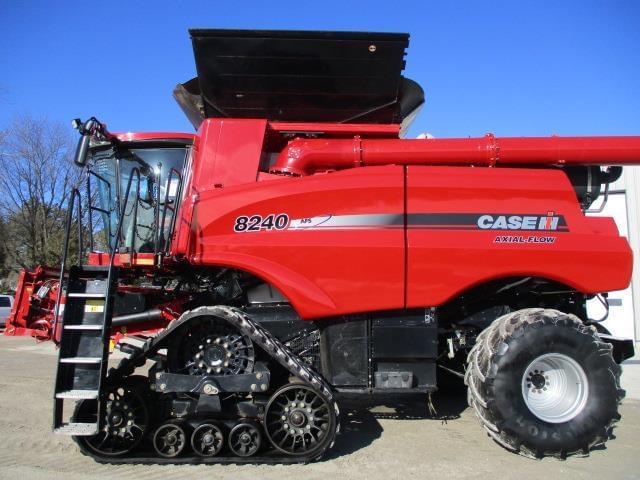Image of Case IH 8240 equipment image 2