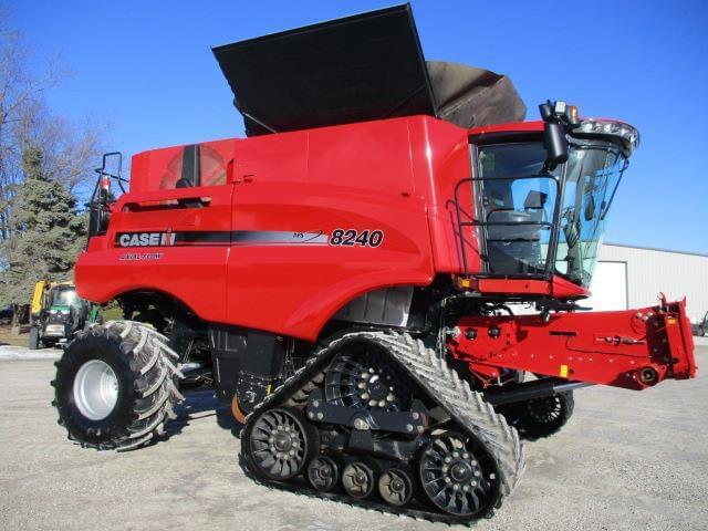 Image of Case IH 8240 equipment image 1