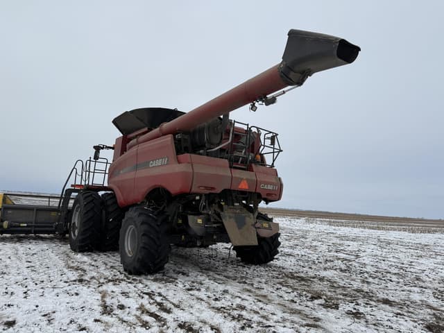 Image of Case IH 8240 equipment image 2