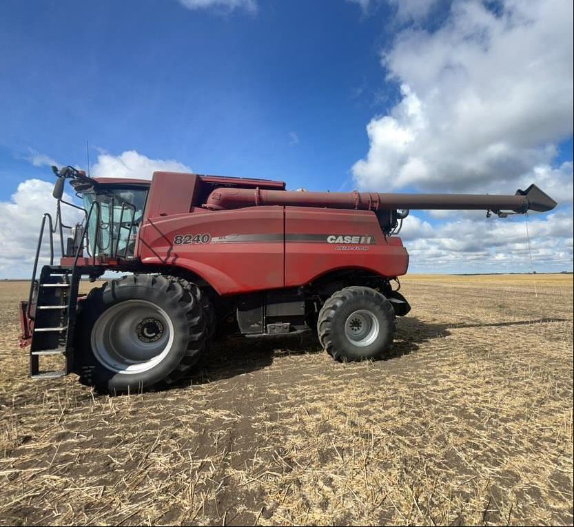 Image of Case IH 8240 Primary image