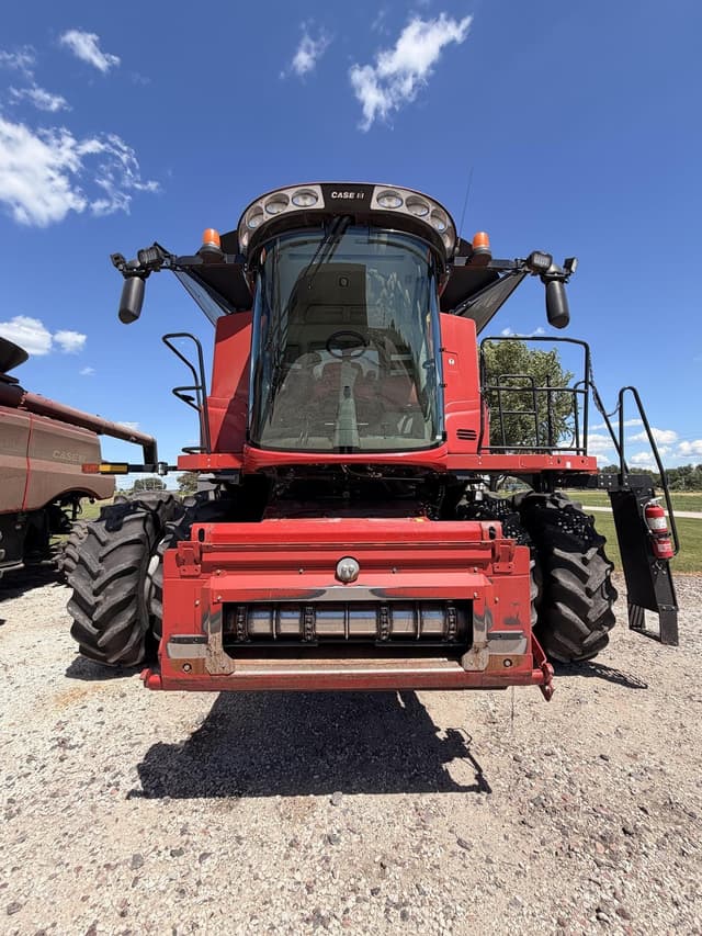 Image of Case IH 8240 equipment image 2
