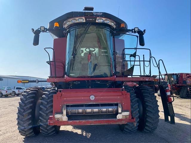 Image of Case IH 8240 equipment image 4